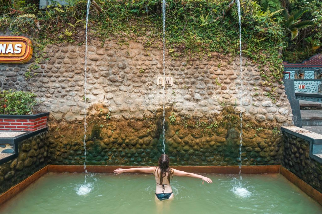 Les bains de Banjar.
Voyage : 15 jours en Indonésie